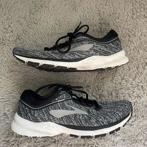 Brooks Launch 5 running sneaker